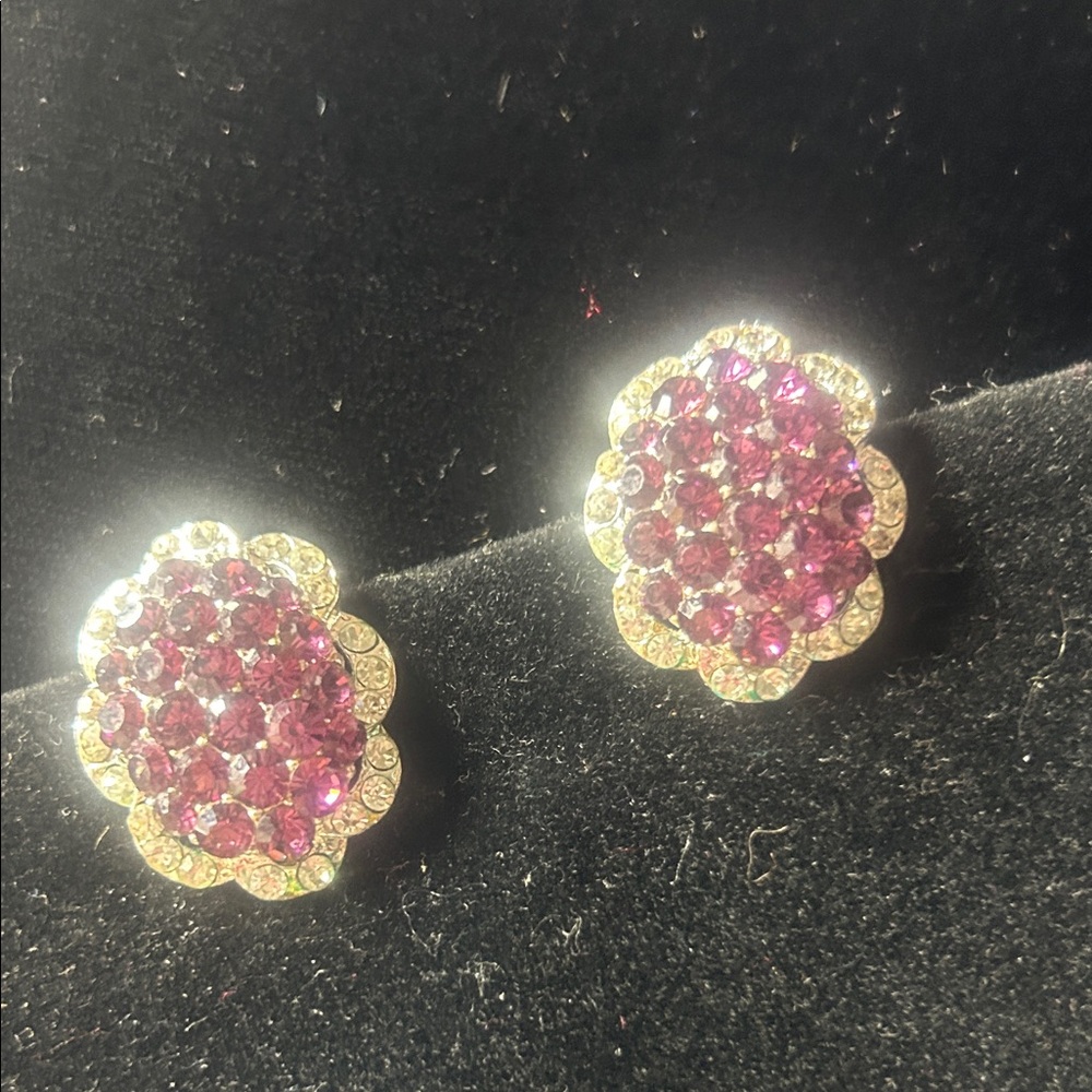 Vintage Rhinestone Elegant Purple And Silvertone Clipon Earrings #2062
